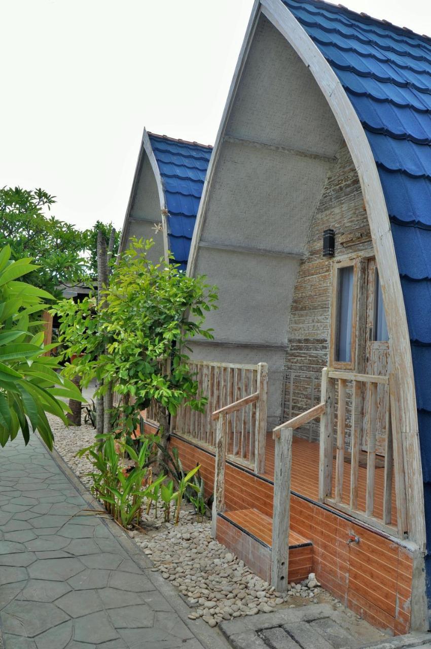 Cemara'S Beach Homestay Batununggul Екстер'єр фото